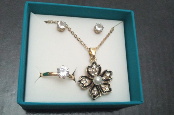 Golden Flower Jewelry Sets Necklace Earring And Ring Set